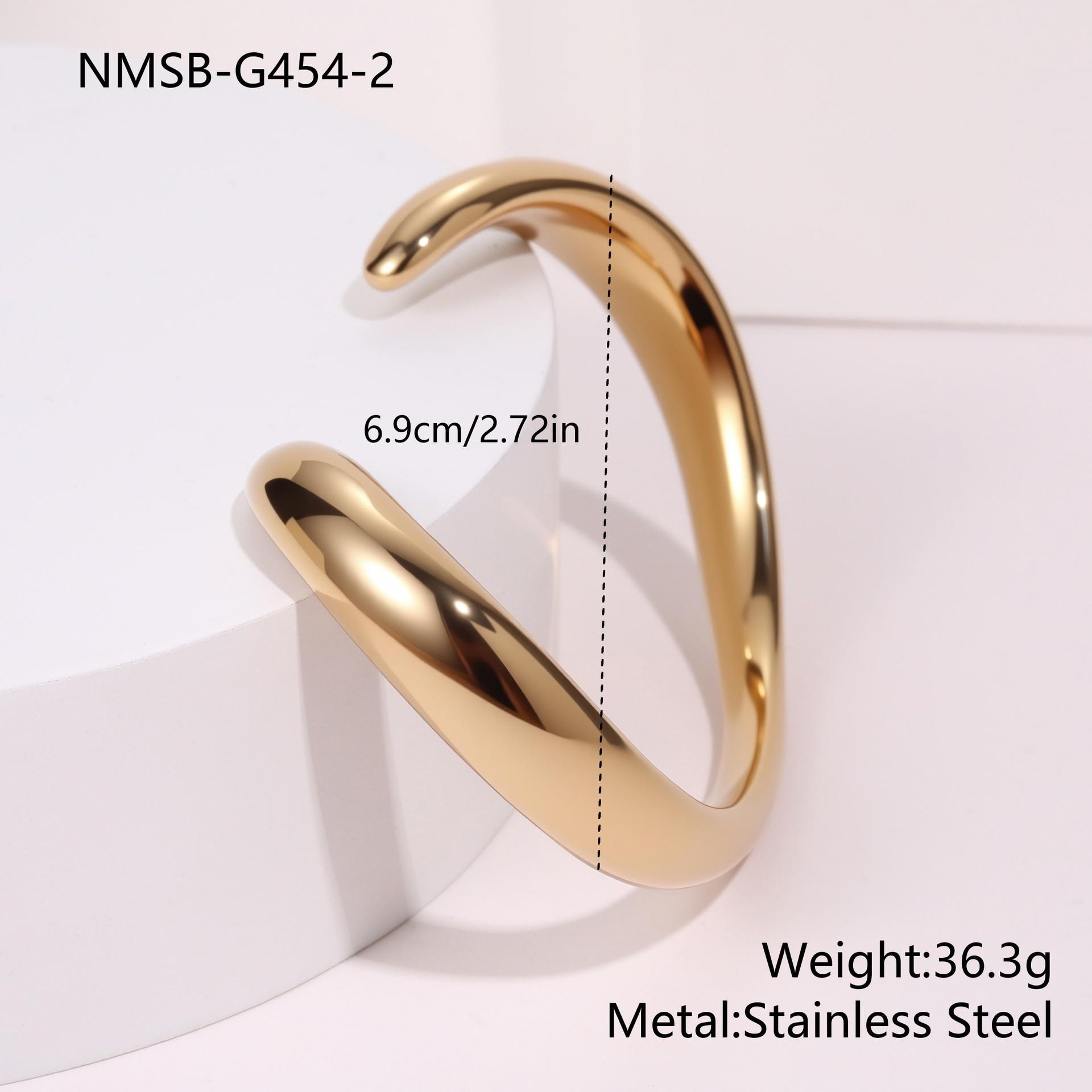 GEMCHIC Women s Vintage Hammered Texture Stainless Steel Bracelet, Irregular Geometric Design, Fashionable and Fade-Resistant Bangle