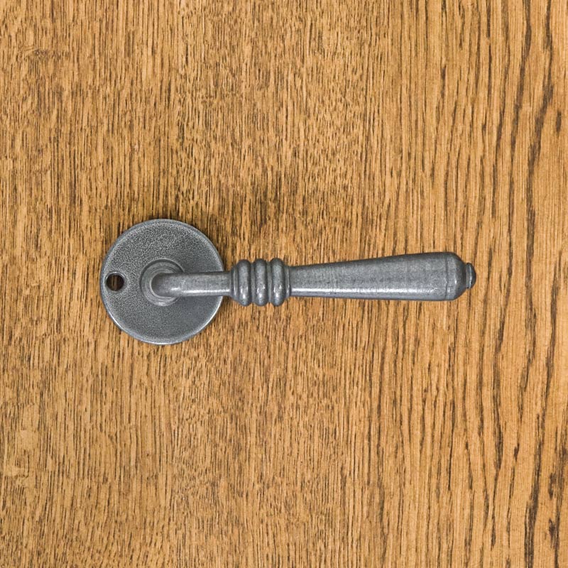 DEVON handle with STEEL rosette