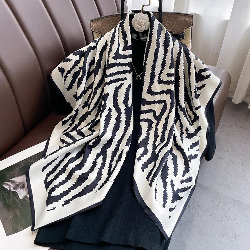 Design Twill Silk Square Scarf Women Luxury Brand Hijab Scarves Headband Foulard Ladies Shawl Wrap Echarpe Foulard Bandana