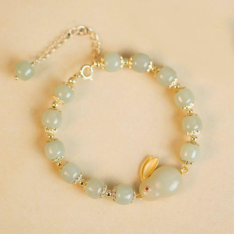 Elegant Jade Rabbit Bracelet for Women - Chic, High-Value Ancient Design, Perfect Birthday Gift for Besties and Students.
