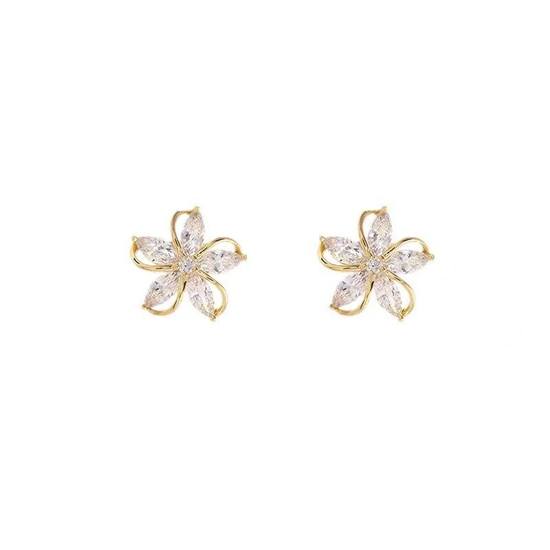 Boucles d'oreilles exquises avec un design floral et une décoration en zircon brillant, bijoux de style sexy et mignon pour femmes