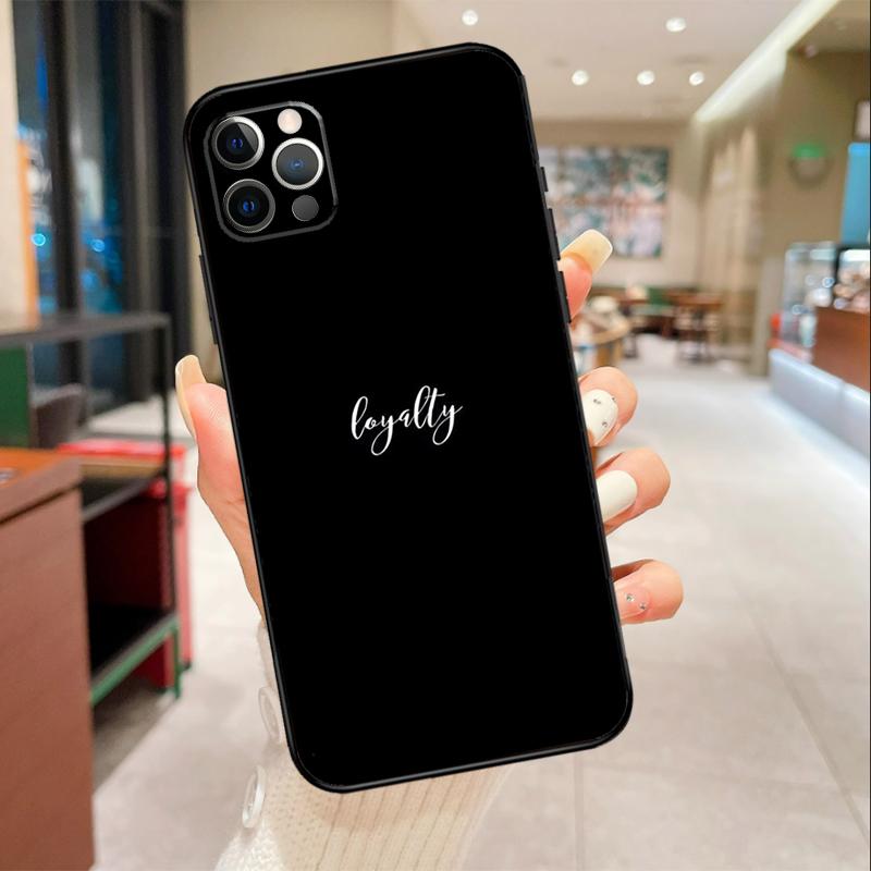 

Simple Minamilst Black Quote Phone Case For iPhone 16 15 13 11 12 14 Pro Max 13 mini XR 15 16 Plus 16e Protective Cover iPhone 15 Plus