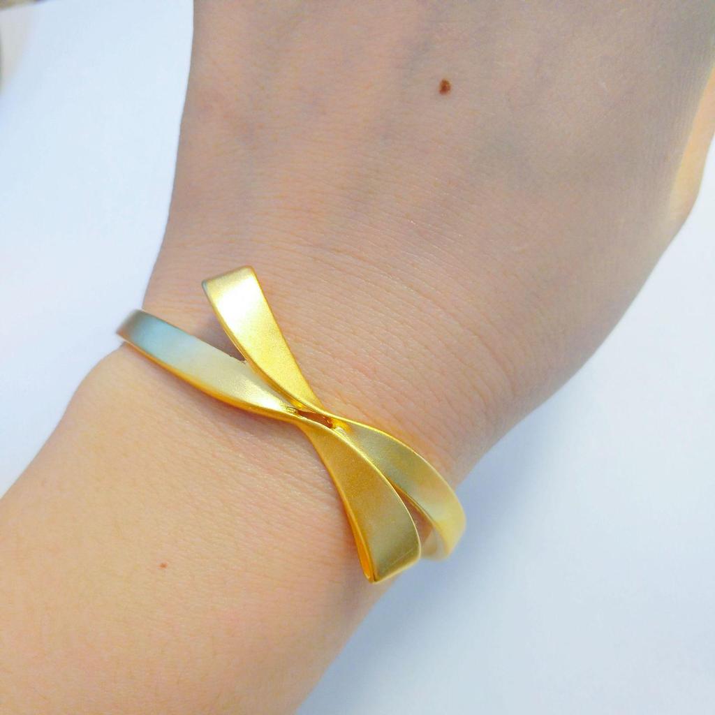 Gold-Plated Copper Open Bow Bangle for Women - Celebrity Style Jewelry