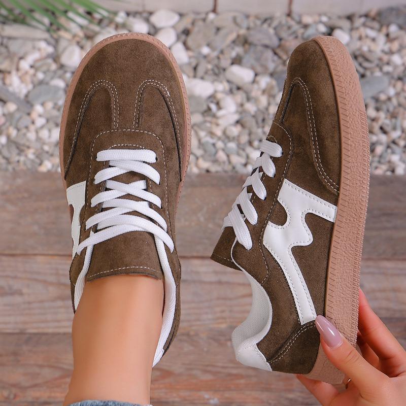 Women Plus Size Sneakers 2026 New Retro Casual Shoes Platform Round Toe Sneakers Women Comfortable Fashion Autumn Shoes Women