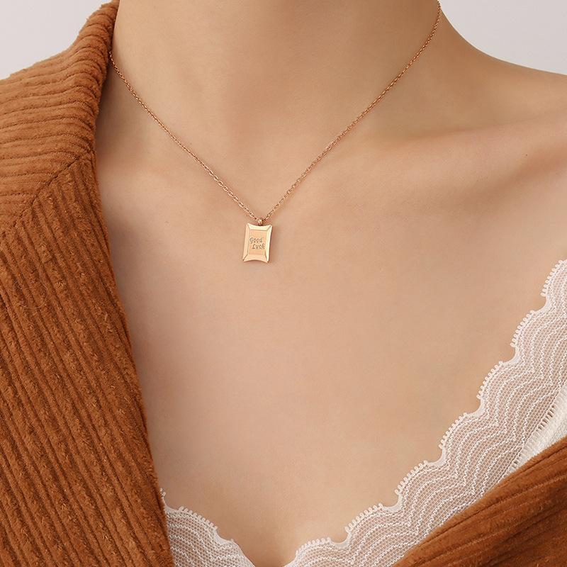 

Модное универсальное модное овальное фирменное квадратное фирменное ожерелье с подвеской Niche Design