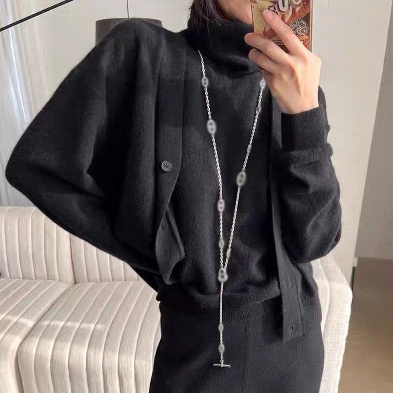 Stylish H-Letter Pig Nose Long Necklace Sweater Chain - High Quality Autumn & Winter Color Retention