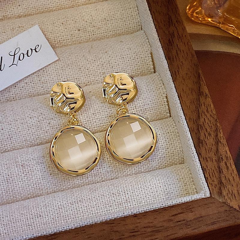 Dopamine Flower Ear Hooks: Holiday-Style, No Piercing, Cute Seaside Earrings for Women