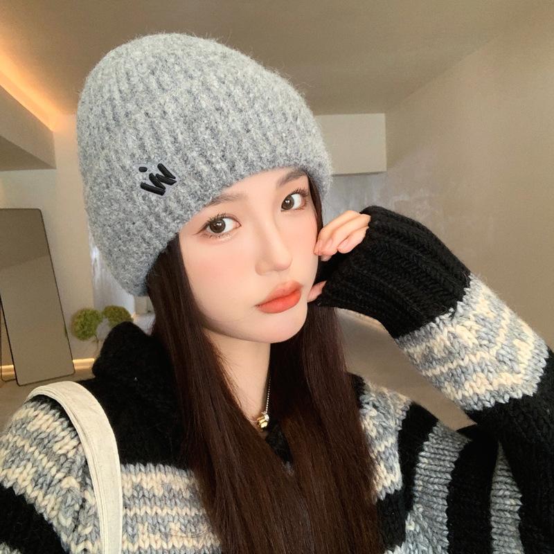 Men's and Women's Knitted Hats with Fleece On The Street Warm and Ear Protecting Versatile and Simple Couple Woolen Cold Hats  New Style