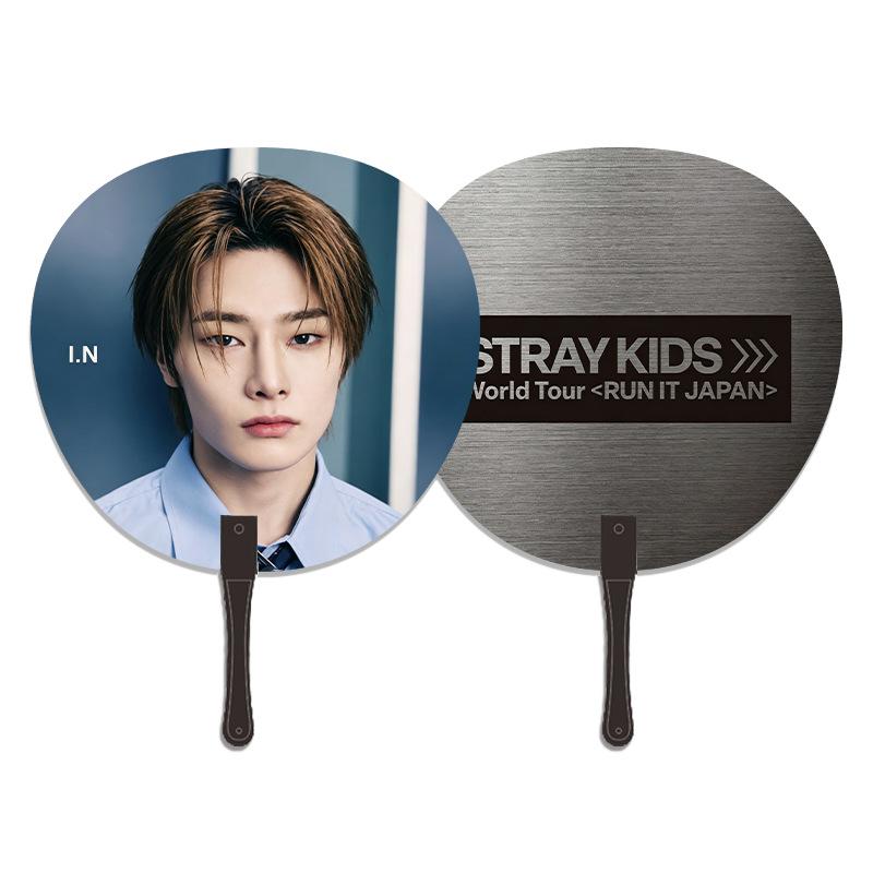 Stray Kids Мировой Тур RUN IT IN JAPAN Концертные Товары Поддержка Участников Веер Милый Веер Kpop Идол Веер для Поддержки Коллекция Фанатов STAY Подарок I.N gray