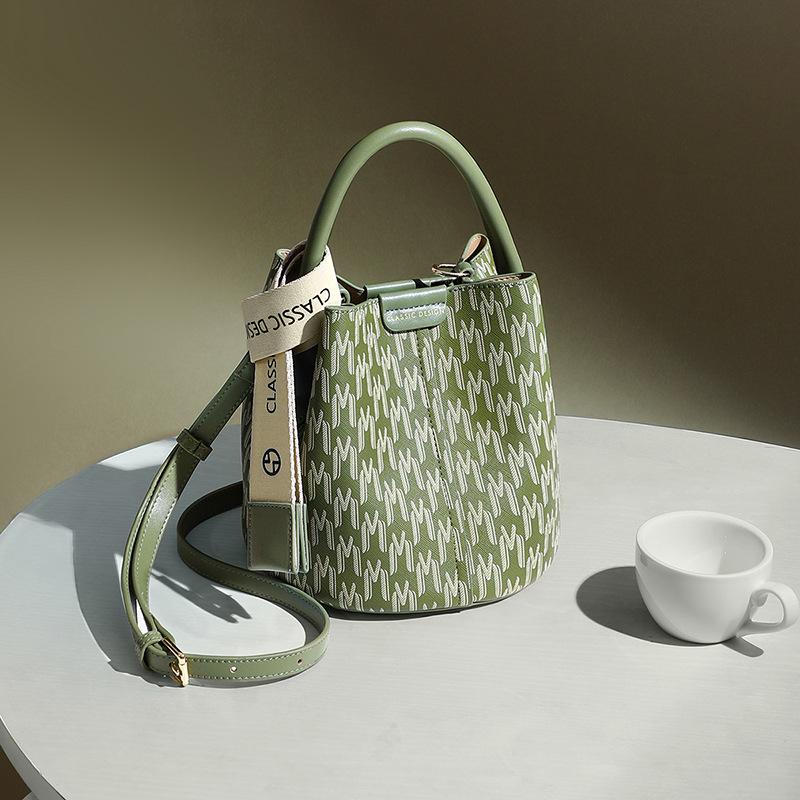 

Autumn and winter new women s handbag bag women s bag crossbody bucket bag high-end vegetable basket small bag
