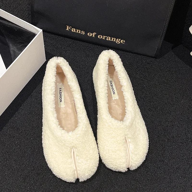 

Модная женская повседневная обувь с круглым носком, осенние лоферы с мехом, лодочки с неглубоким вырезом, новые осенние мокасины из флока, ремешок с пряжкой, повседневная резиновая подошва, однотонные мэри джейн 40