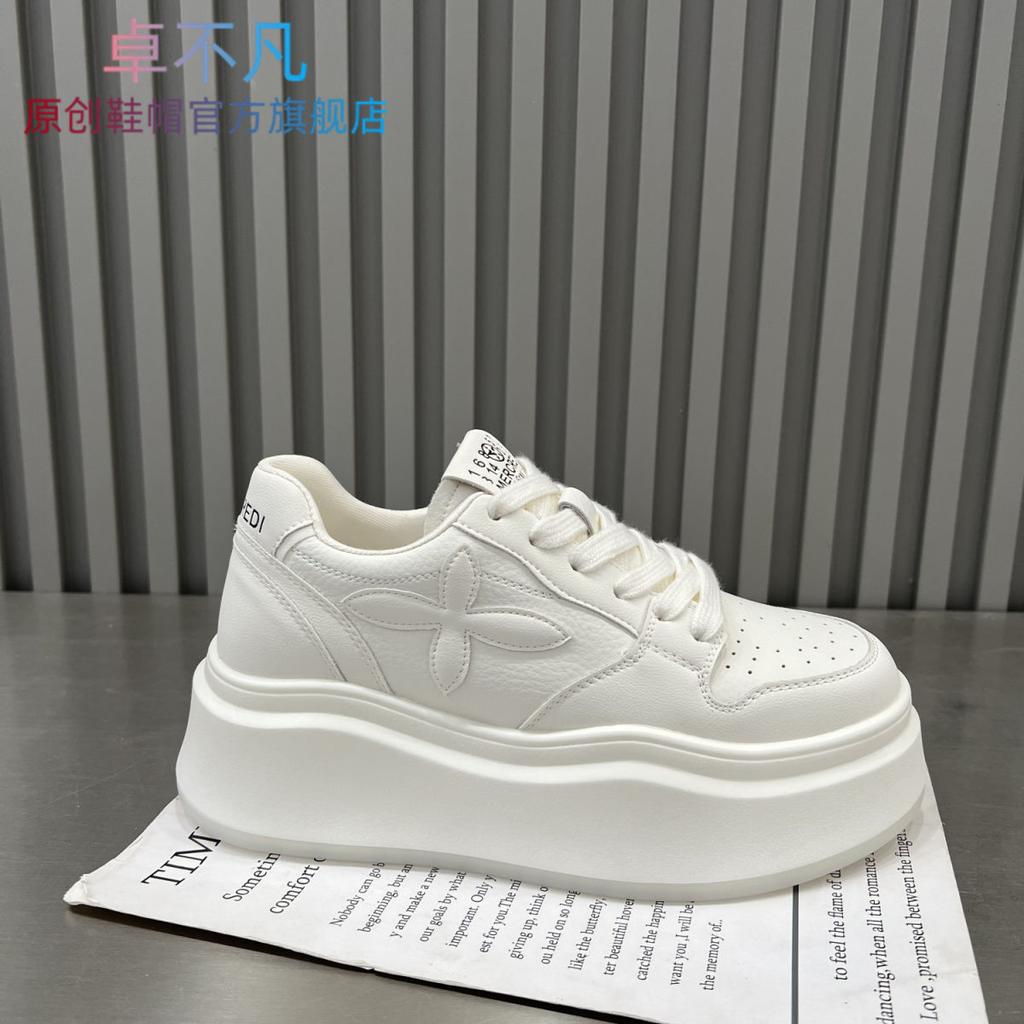 2025 New European Four-leaf Clover Thick-soled Heightening Versatile Little White Shoes Muffin Sports Shoes Casual Board Shoes Trendy Women's Models