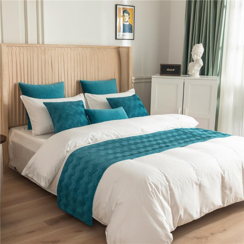 Nordic Simplicity Velvet Wavy Pattern Bed Towel Home Hotel Throw Bed Runner Dining Wedding Party Decor Bed Tail Towel Pillowcase