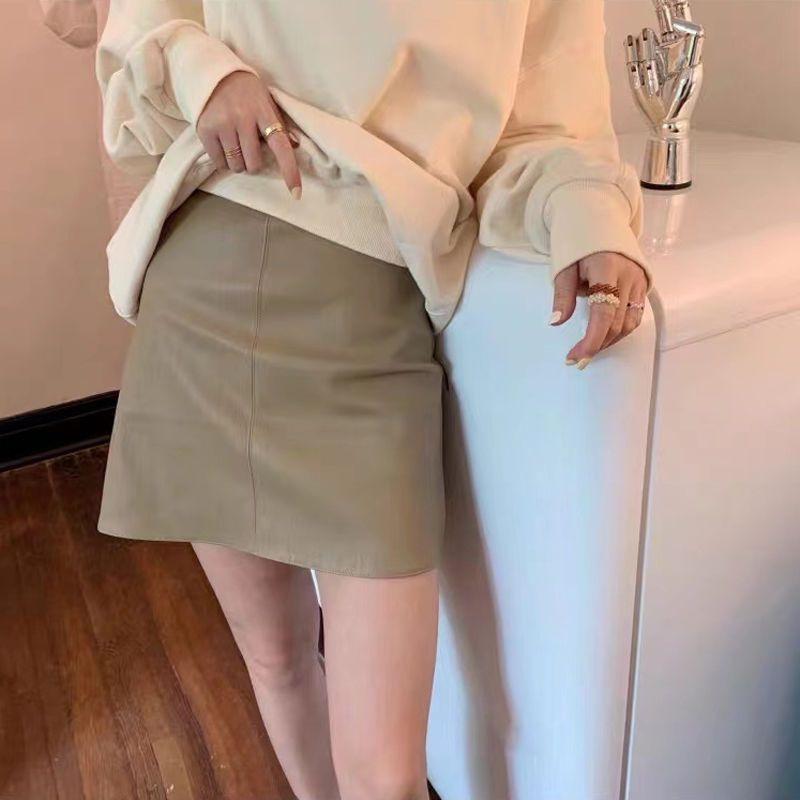 Spring 2025 Women's Black High-Waist A-line Leather Midi Skirt