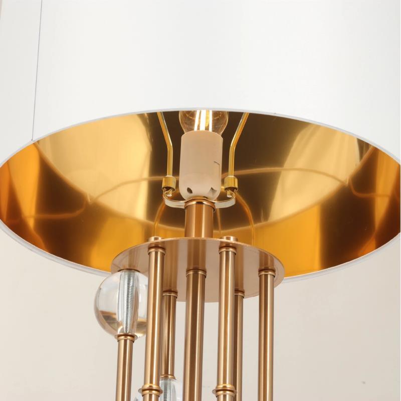 New metal-shaped Nordic light luxury modern bedroom, study and hotel model room special golden decorative table lamp