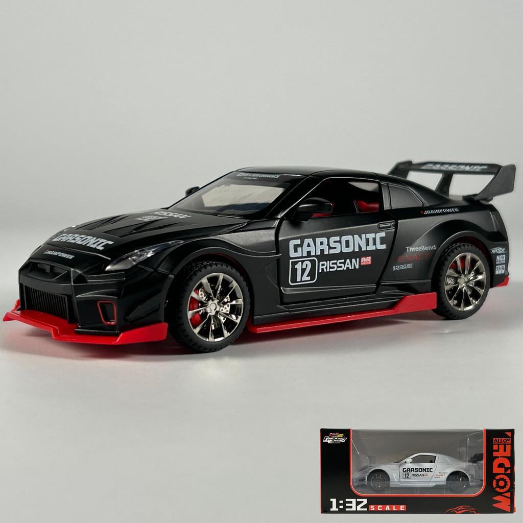 1:32 Nissan GTR CSR2 Modello in Lega Metallica Diecast Auto Decorazione per la Casa & Collezionabili Ornamento per Esposizione Hobby Regali per le Feste