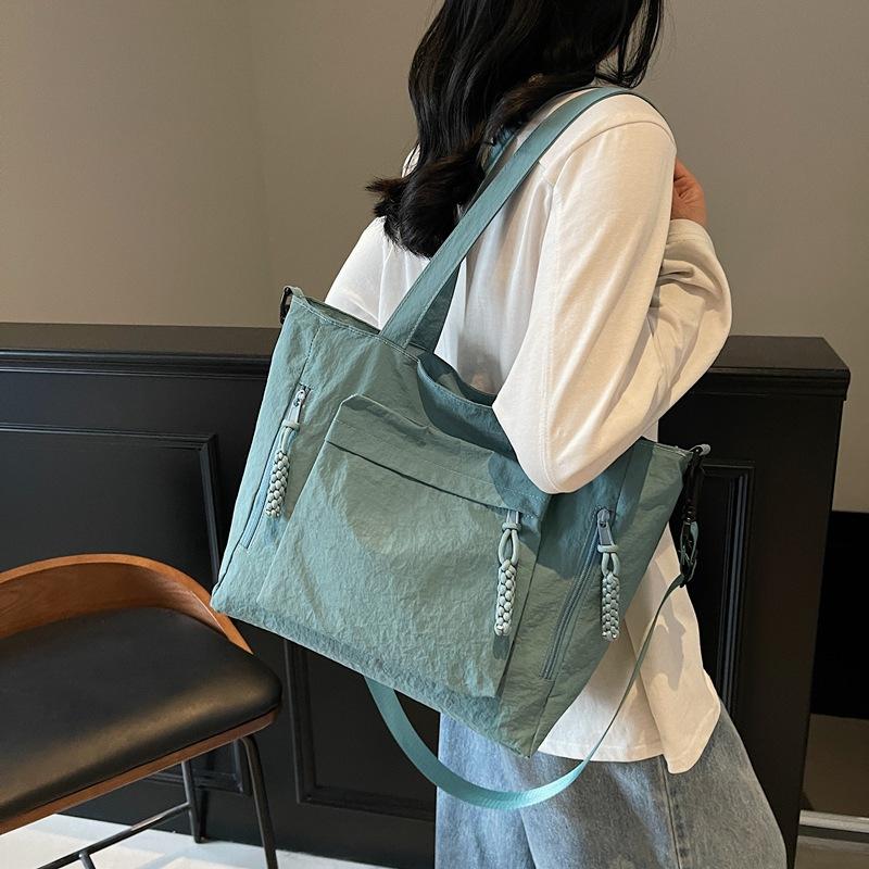 Casual large-capacity handbag women's 2025 new simple nylon cloth tote bag shoulder messenger travel bag