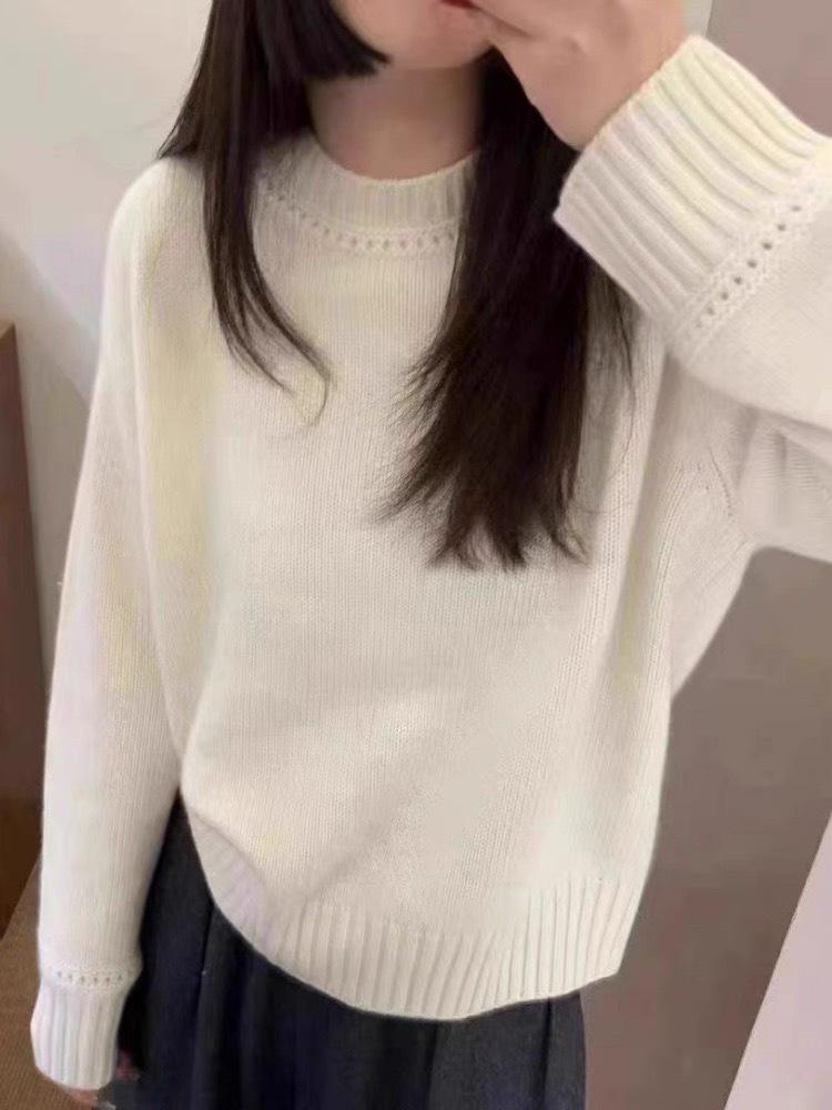 2026 Women's 100% Wool Round Neck Sweater - Autumn/Winter Simple Style Solid Color Inner Layer Design