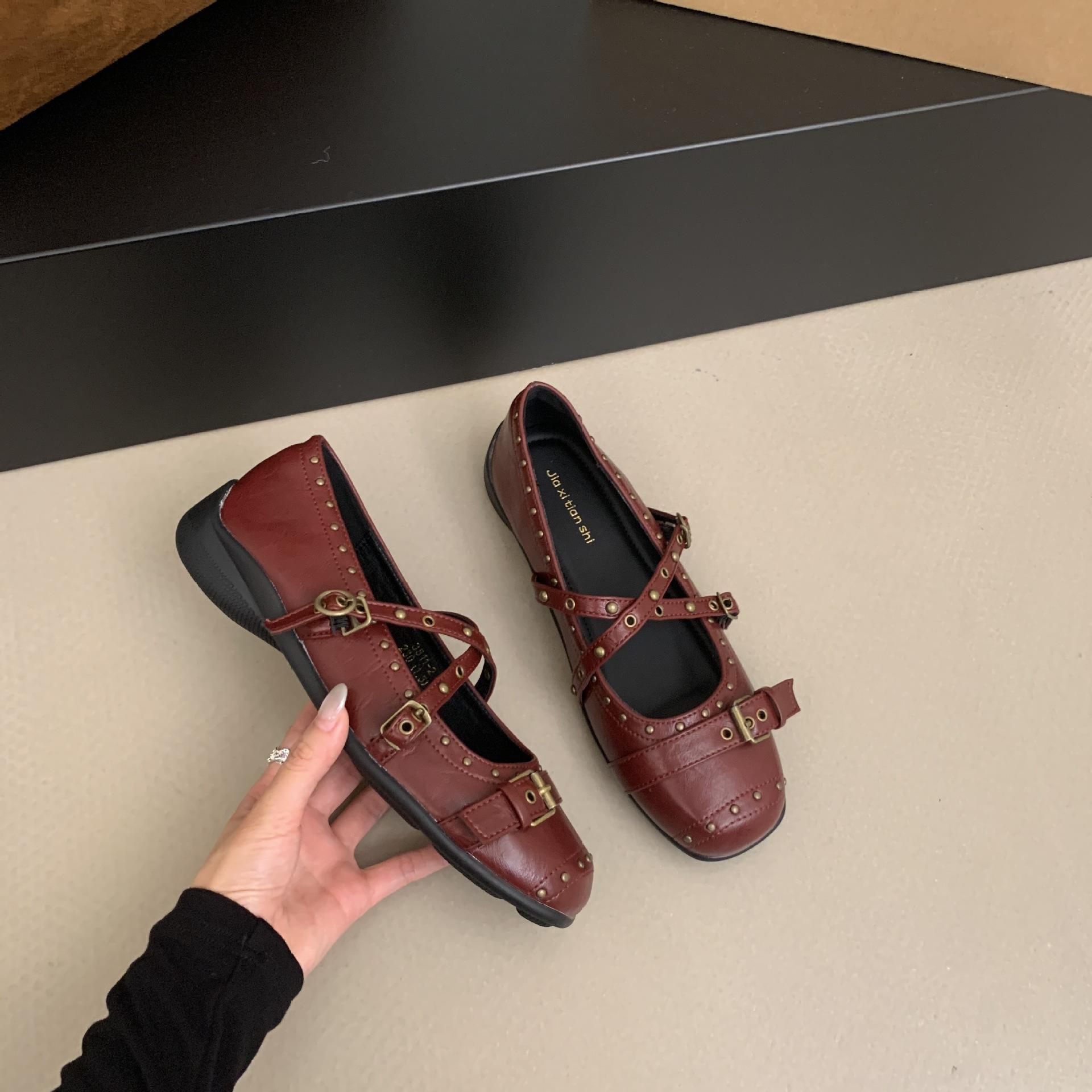 

Retro Spice Girl Rivet Shallow Mouth Mary Jane Shoes Women s 2025 Summer New Casual Platform Sports Ballet Shoes 39