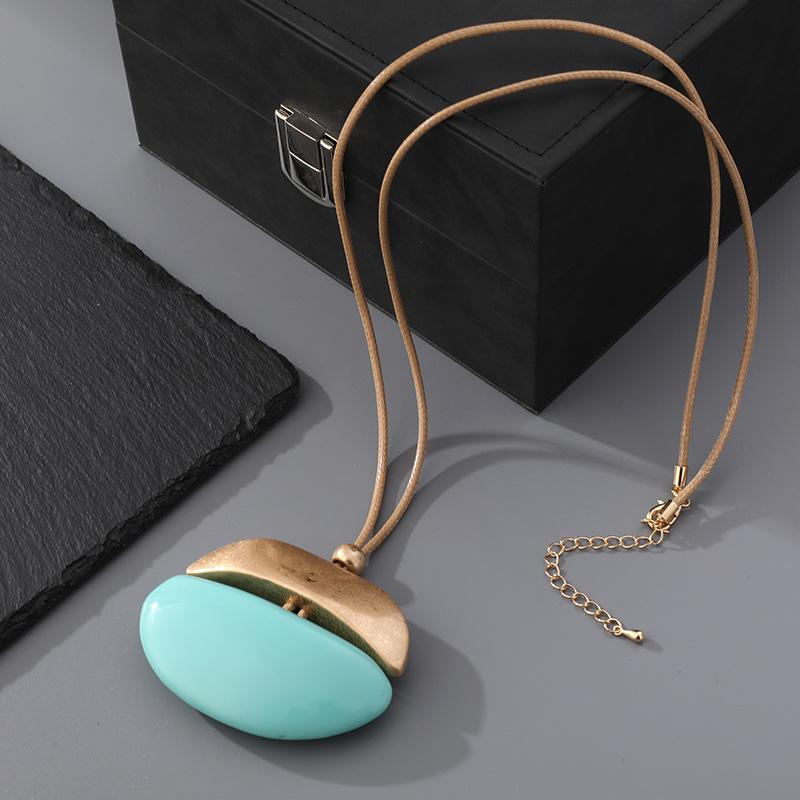 Explosive imitation turquoise oval sweater chain retro metal contrast long necklace high-end jewelry
