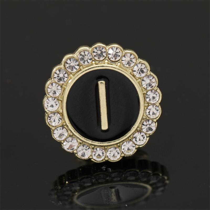 26 Alphabet Round Pins English Initials A-Z Golden Brooches For Women Men Girls Collar Badges Jewelry Gift