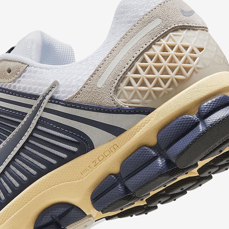 Nike Zoom Vomero 5 Men's Retro Cushioning Shoes