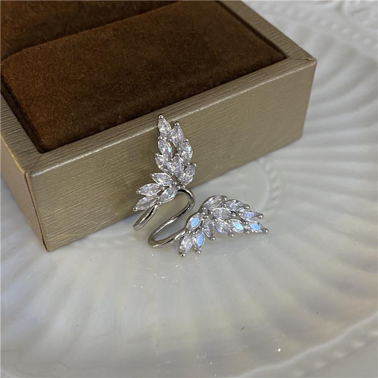 Elegant Zircon Butterfly Ear Cuff: Unique, Non-Pierced Design for Women