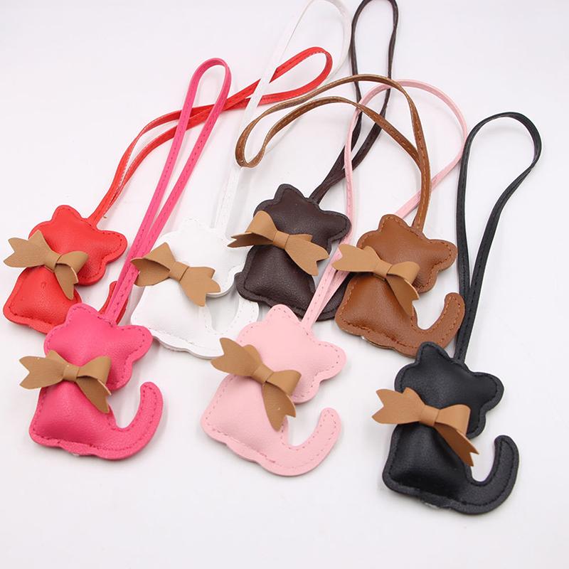 Klíčenky s kočičkami Přívěsek na tašku Roztomilé detaily s mašlí Perfektní dárek Koženkový přívěsek na tašku