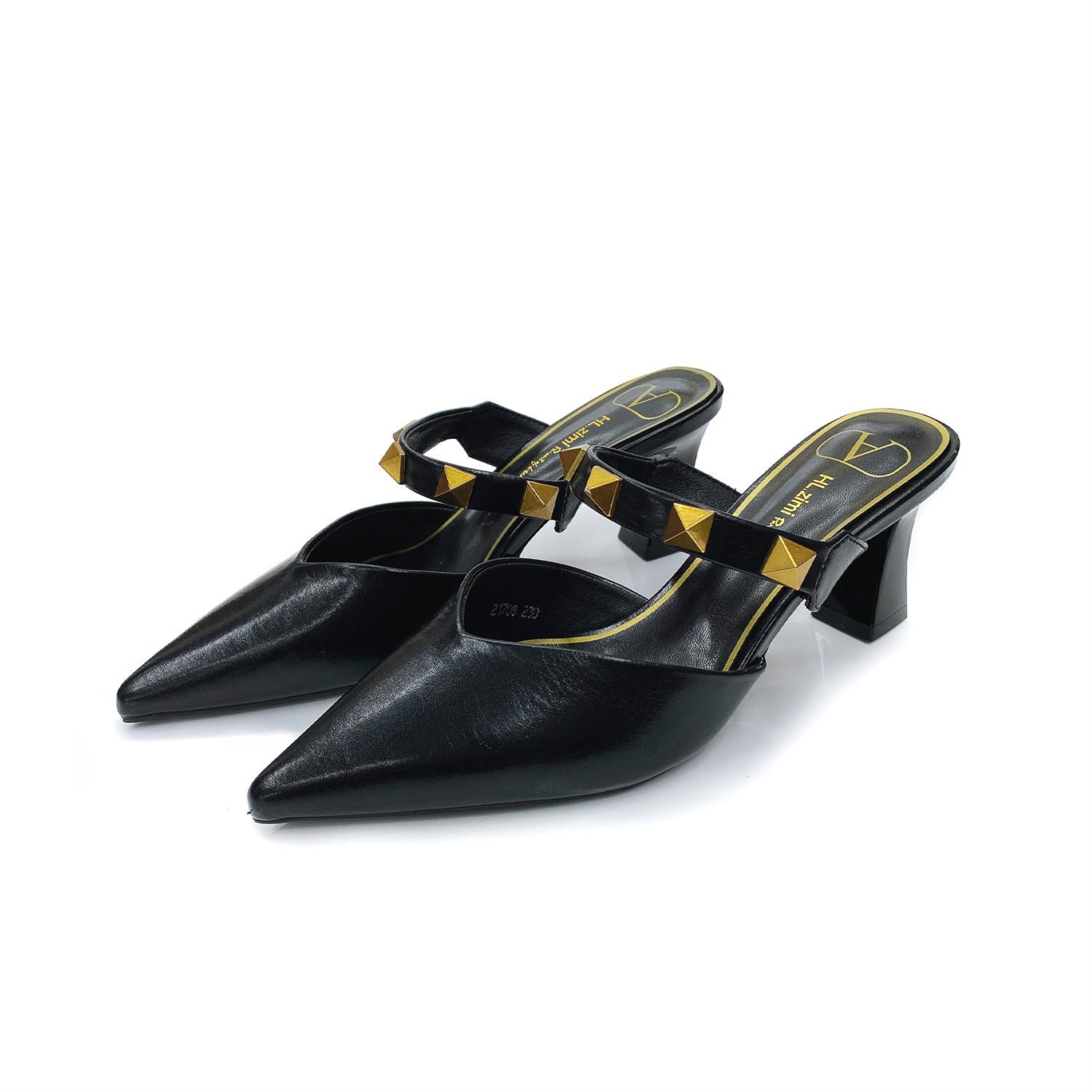 

Остроконечные бежевые заклепки на высоком каблуке Интернет знаменитости толстый каблук сумка голова полутапочки женские 2025 новая летняя одежда подковообразный каблук 39 чёрный