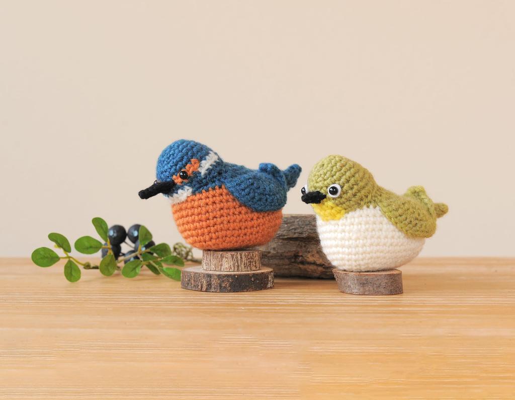 Hamanaka Knitting Kit - Wild Bird Series: Amigurumi (using Hamanaka Amelie yarn) - B: Japanese White-eye, C: Kingfisher (Size: Approx. 5.5cm wide x