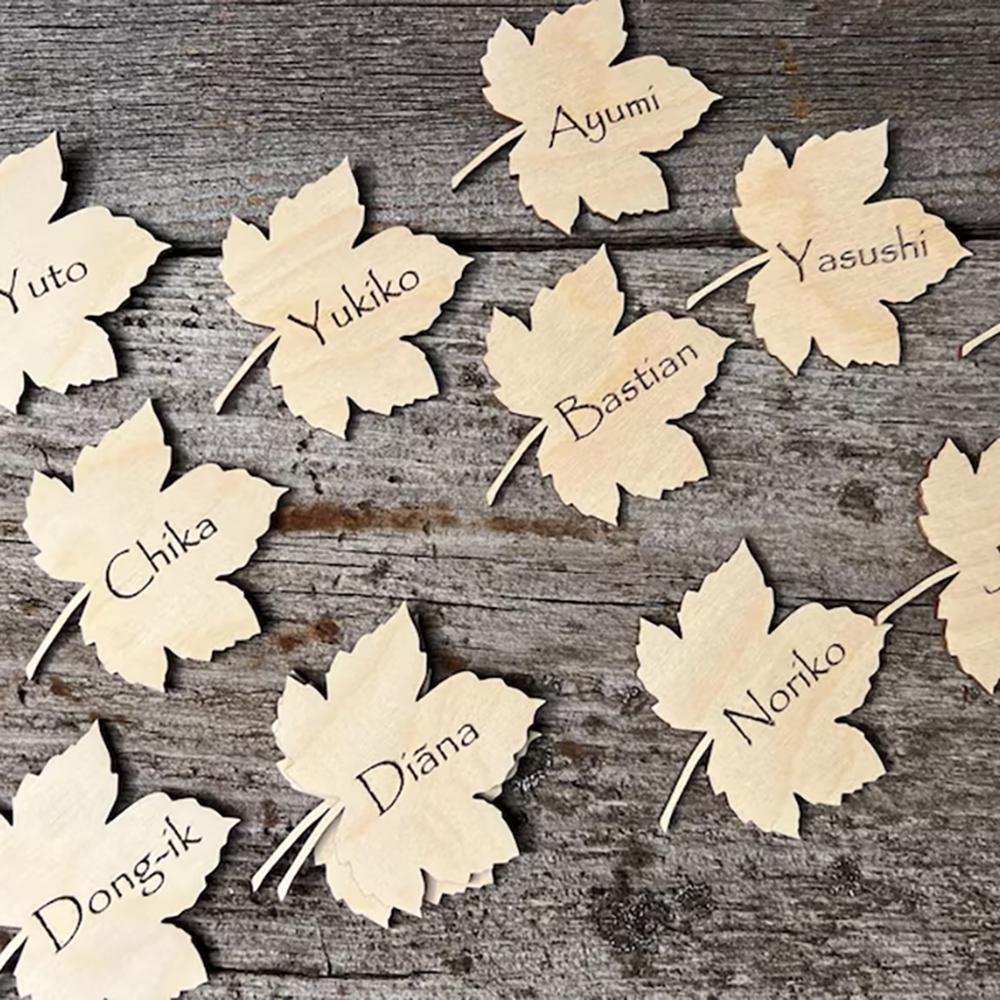 Personalized 4Pcs Maple Leaf Place Cards Autumn Wedding Favor Guest Place Cards Thanksgiving Wooden Name Tag Bridal Shower Gift