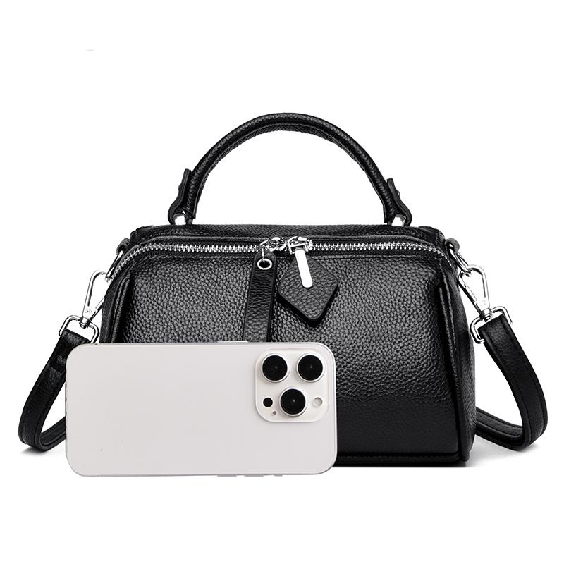 2026 New Leather Handbag Female Head Layer Cowhide Female Bag Single Shoulder Crossbody Bag Large Capacity Pillow Bag