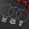 Collier ras-de-cou féminin style ethnique vintage fluide avec pendentif fleur ajourée et chaîne de collier