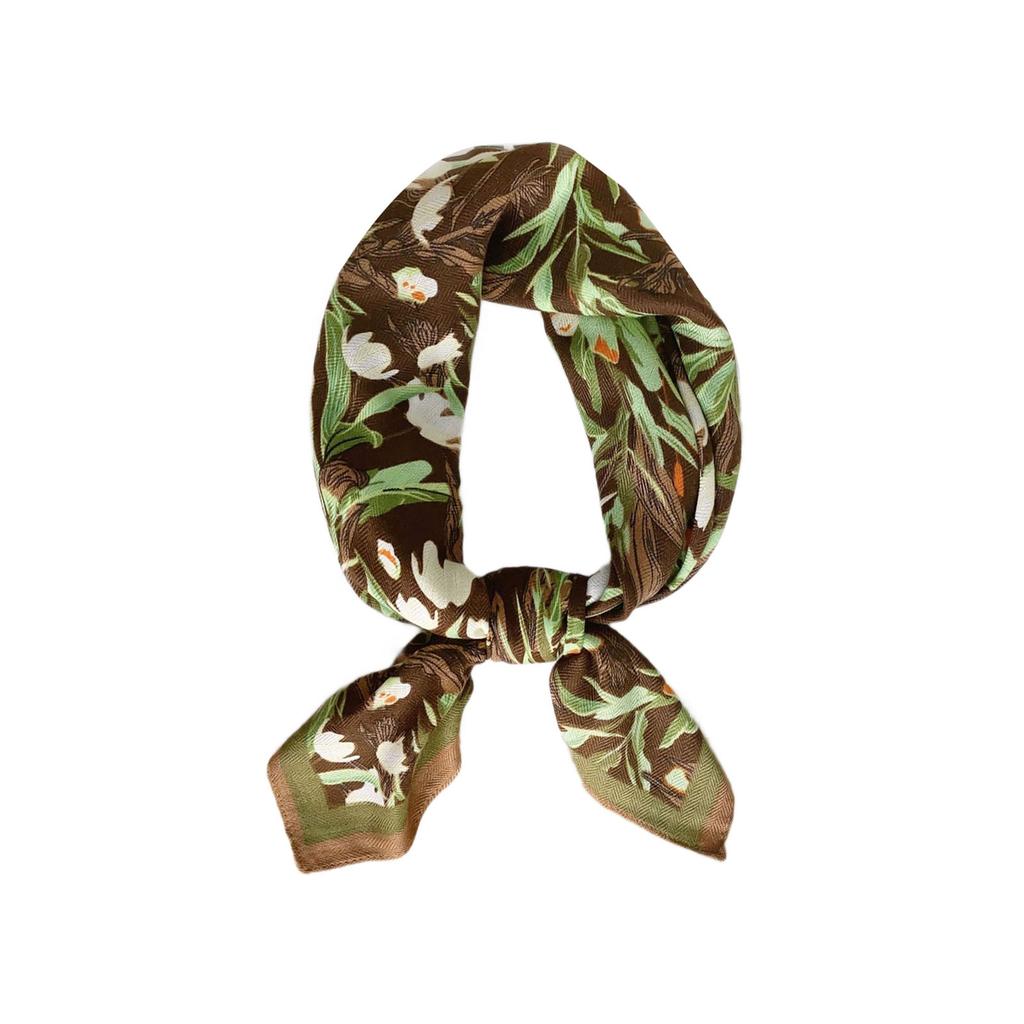Small Square Scarf with Floral Print for Modern Women Soft & Breathable Bandana Scarves Daily Party Wear Neckerchief