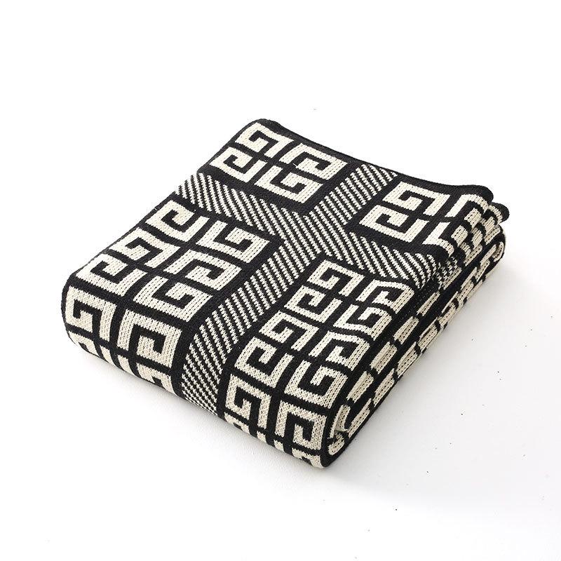 Nordic Style Knitted Wool Sofa & Bed Blanket – Cozy, Simple Design for Living Room or Air Conditioning Use