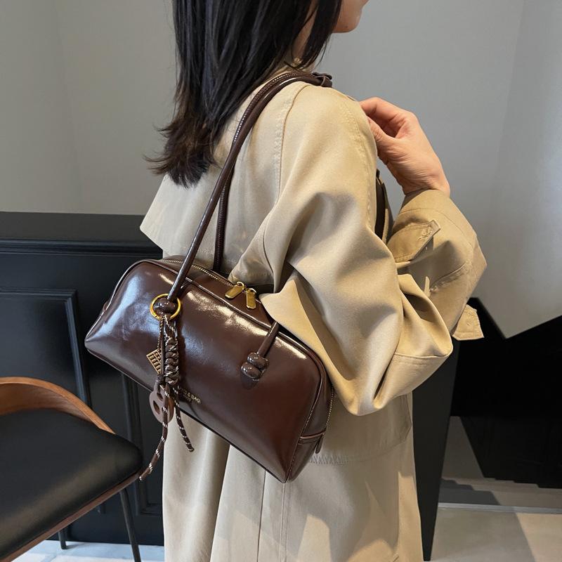 

Нишевый дизайн средневековая сумка подмышку сумка на плечо женская высококлассная сумка из мягкой кожи большая вместимость сумка-боулинг женская 29*10*15 темно-коричневого