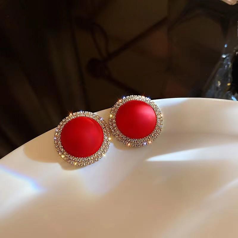 Korean Elegant Pearl Stud Earrings for Women: Versatile, High-Class Style Jewelry