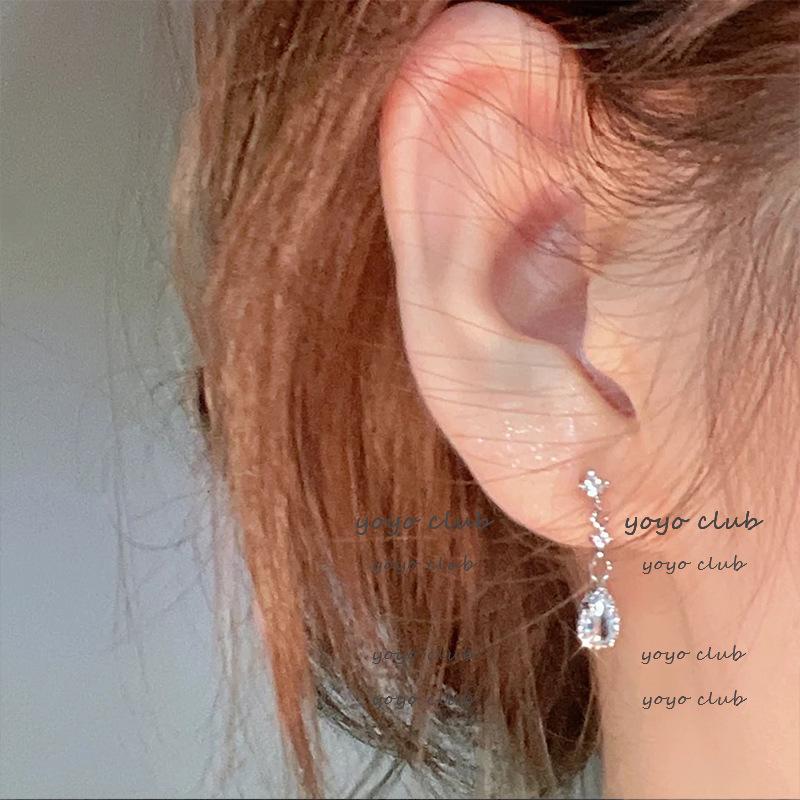Lake Blue Color Water Drop Zircon Earrings For Women Exquisite Silver Color Shiny Crystal Stud Earring Sweet Party Jewelry Gifts
