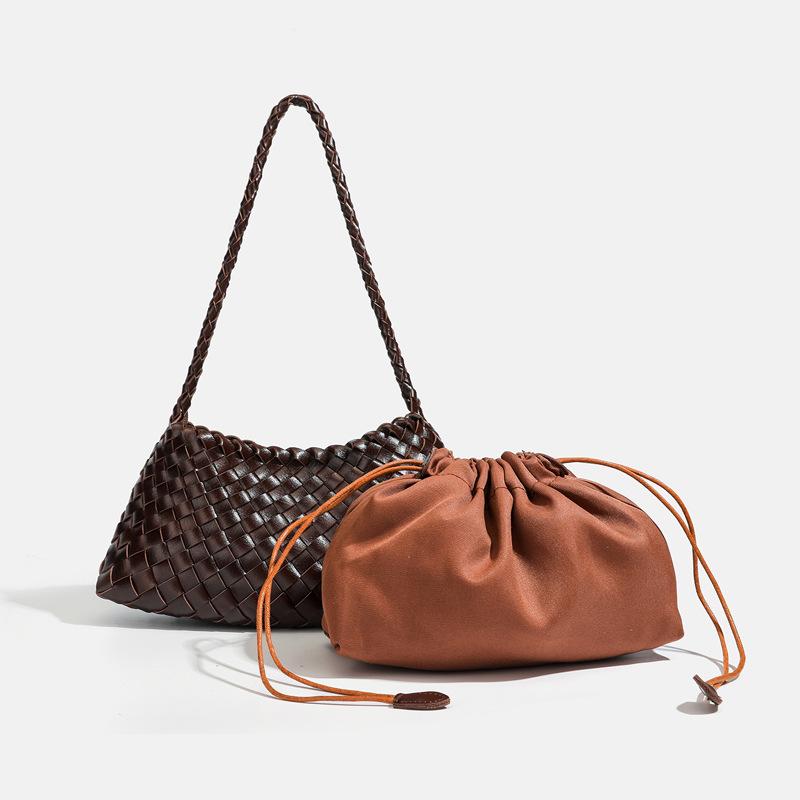 Handmade Woven Crossbody Bag for Summer Fashion - Large Capacity Beach Bag Casually