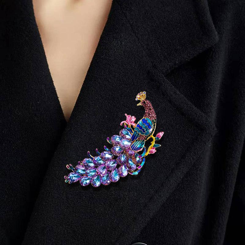 Elegant, Luxurious and High-end Heavy-duty Peacock Brooch