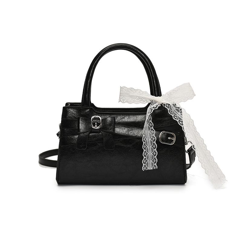 2025 new French retro casual niche handbag bag versatile temperament advanced texture commuter messenger bag women