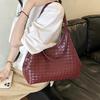 2026 Autumn High-End Retro Woven Large Capacity Women's Shoulder Bag with Mother-Child Feature