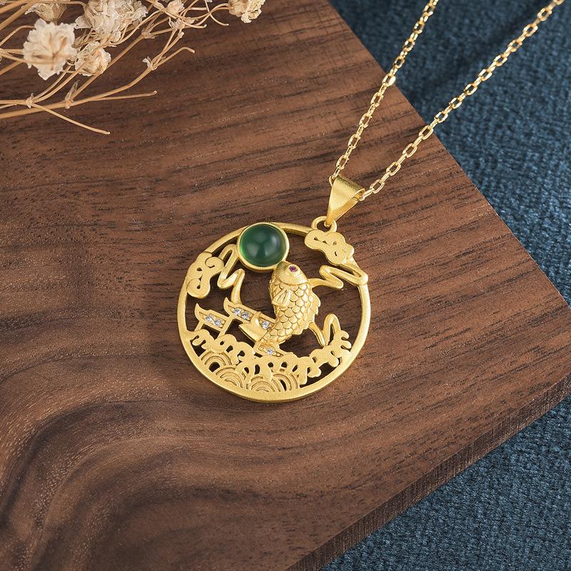 

Золотая китайская рыба-дракон Ворота Халцедон Агат Ожерелье - Унисекс Легкая роскошь Цепочка на ключицу Gold Plated