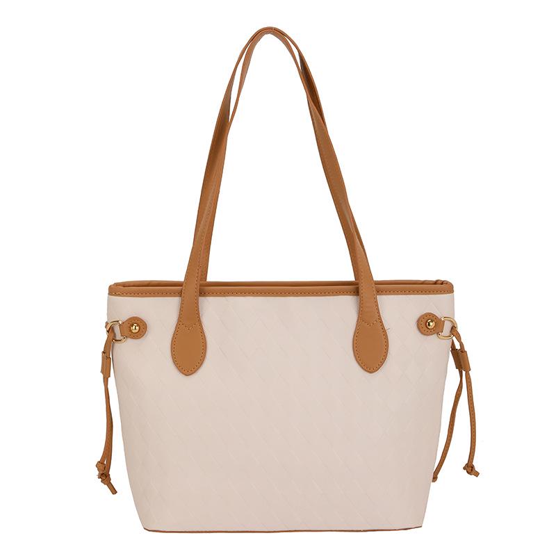 

Autumn High-Quality Large Capacity Tote & Crossbody Bag with Luxury Pendant
