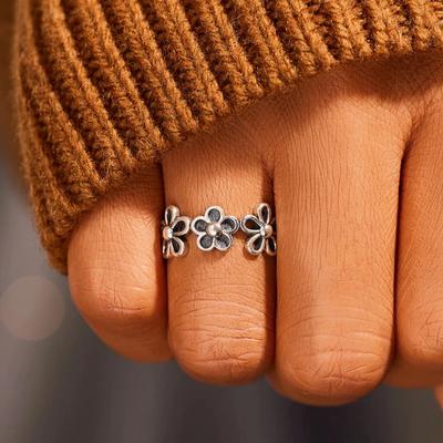Huitan Black Flower Hollowed-out Unique Designed Women’s Rings Exquisite Finger Accessories Attractive Versatile Party Jewelry