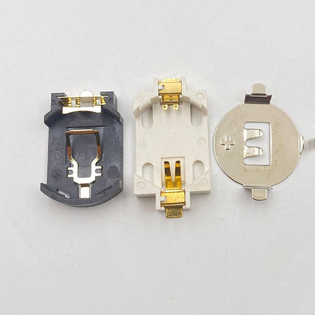 Praktischer Batteriewechsel-Batteriehalter für Spielkassetten. Geeignet für N64-Spielkassetten.