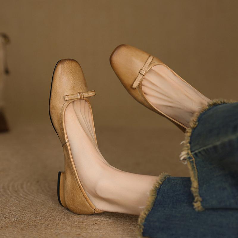 New women's casual single shoes shallow mouth round head beef tendon sole four seasons lazy shoes comfortable low heel large size soft sole leather