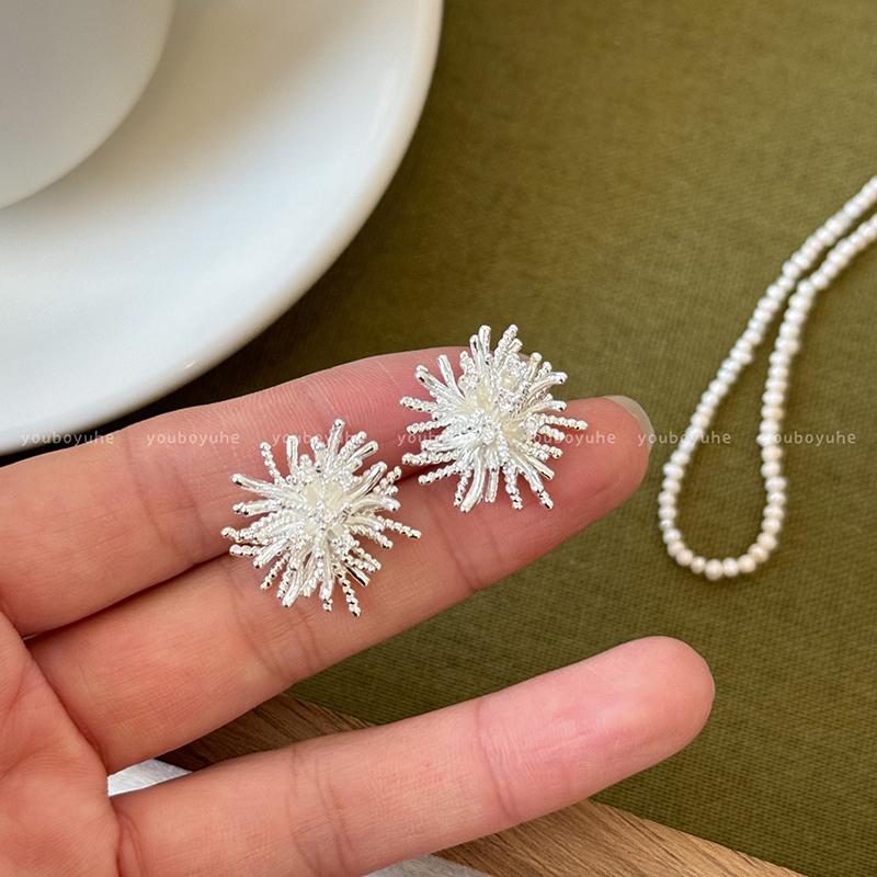 Luxurious Seaside Fireworks Stud Earrings: High-End Design, Versatile for Daytime Travel