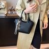 2025 New Early Autumn Popular Bucket Bag Premium Commuter Shoulder Crossbody Bag Niche Design Hand Bag Women