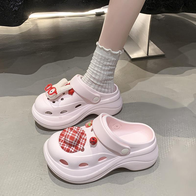 Cute Cartoon Rabbit Hole Shoes Women's Outer Wear 2025 Spring and Summer Thick-soled Versatile Non-slip Beach Bag Head Sandals